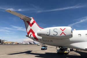 What do 2 of the top 3 US airlines have in common?
